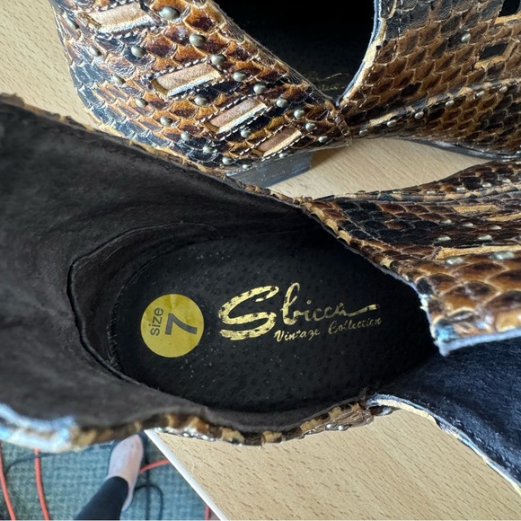 Snakeskin Pattern Boots - Picture 8 of 8